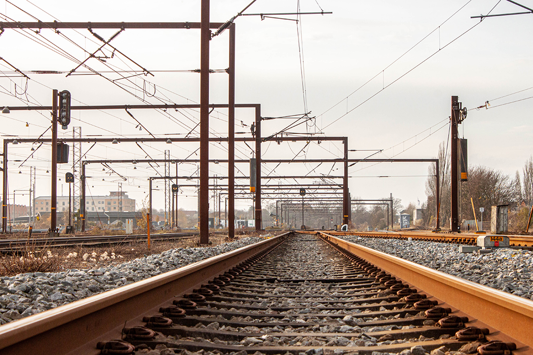 train tracks